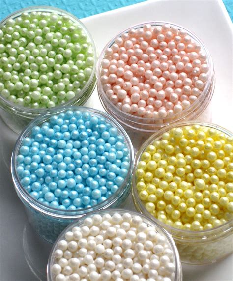 candy pearls for cake decorating.